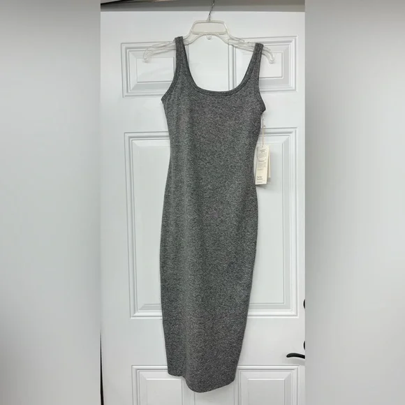 Vuori Halo Essential Dress - Picture 5 of 7